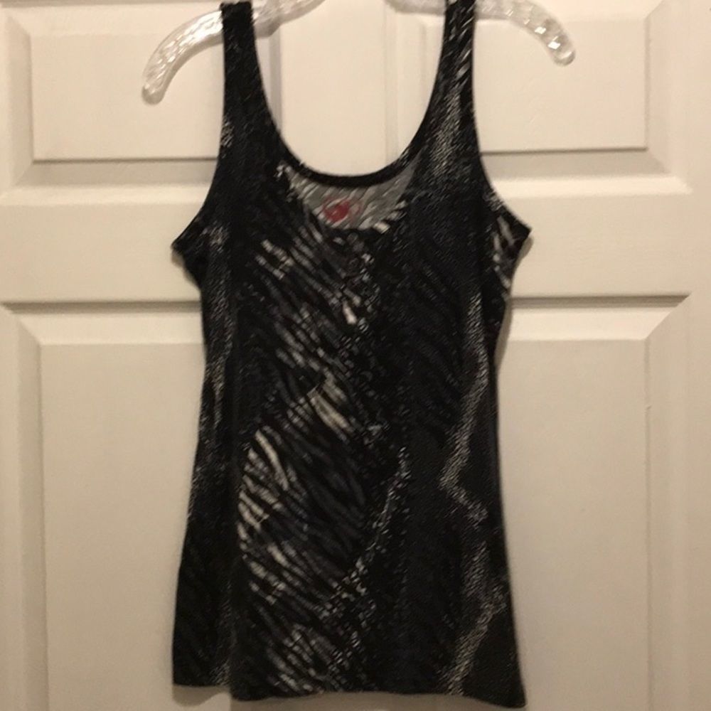 Women’s Ocean Pacific tank in great color